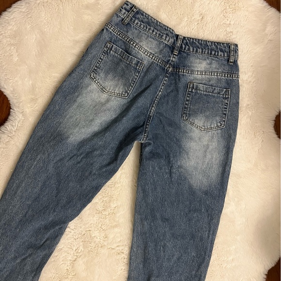 Super Flattering Jeans​ - Picture 3 of 3